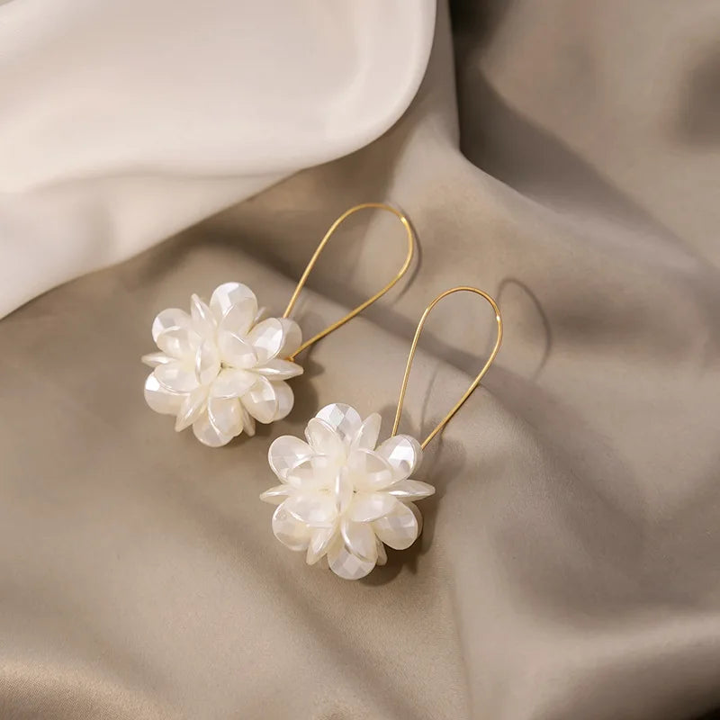 ZAKOL Korean Fashion Imitation Shell Dangle Earrings White Crystal Zirconia Flower Bridal Earring Party Accessories for Women