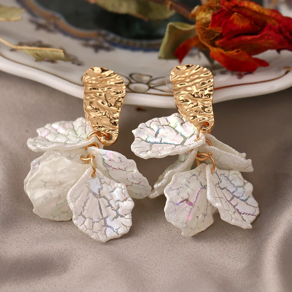 ZAKOL Korean Fashion Imitation Shell Dangle Earrings White Crystal Zirconia Flower Bridal Earring Party Accessories for Women