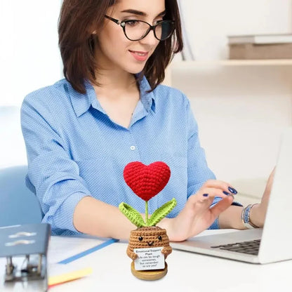 New Positive Energy Heart Flower Hand-woven Dolls Home Room Decor Hug Pocket Knitting Doll Positive Card Desktop Ornament Gifts
