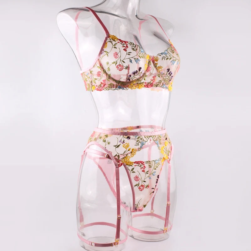 Ellolace Lingerie Sensual Lace Underwear Transparent Embroidery 3-Piece Garters Fancy Beautiful Short Skin Care Kits Intimate