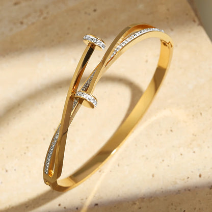 Europe And The United States Hot Stainless Steel Four-leaf Clover Lucky Bracelet Fashion Women's Nail Bracelet Gold Bangles