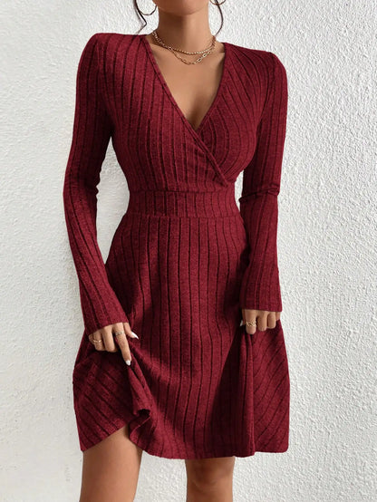 Autumn and Winter New V-neck Sexy Waistline A-line Umbrella Skirt Big Swing Long-sleeved Knit Dress