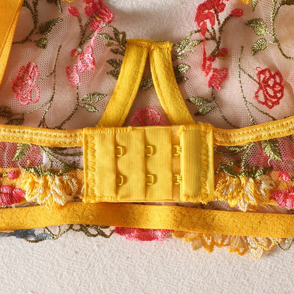Ellolace Lingerie Sensual Lace Underwear Transparent Embroidery 3-Piece Garters Fancy Beautiful Short Skin Care Kits Intimate