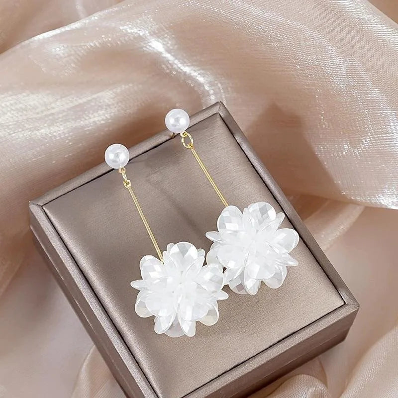 ZAKOL Korean Fashion Imitation Shell Dangle Earrings White Crystal Zirconia Flower Bridal Earring Party Accessories for Women