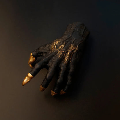 Gothic Witch's Hand Statues Creative Resin Ornament Aesthetic Wall Keys Hanging Rack Bag Hangers Wall Art Sculptures Home Decor