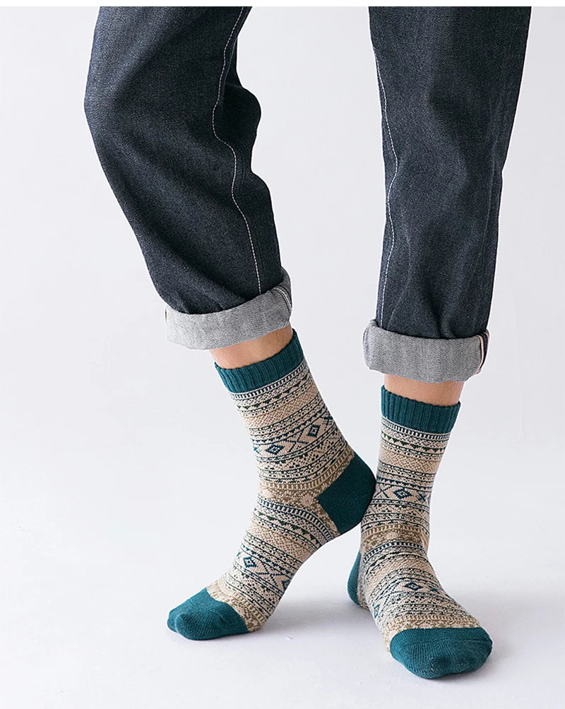 HSS Brand 5 Pairs Winter Men's Socks Thicken Sheep's Wool Socks Warm Men Retro Style Colorful Fashion Man Socks For Snow boots