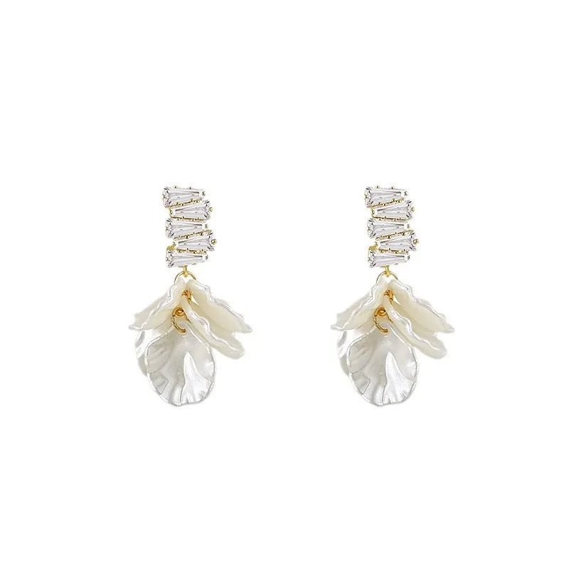 ZAKOL Korean Fashion Imitation Shell Dangle Earrings White Crystal Zirconia Flower Bridal Earring Party Accessories for Women