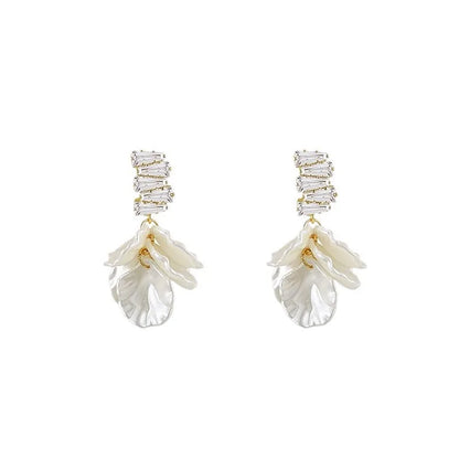 ZAKOL Korean Fashion Imitation Shell Dangle Earrings White Crystal Zirconia Flower Bridal Earring Party Accessories for Women