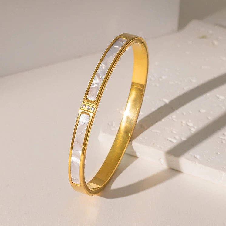 Europe And The United States Hot Stainless Steel Four-leaf Clover Lucky Bracelet Fashion Women's Nail Bracelet Gold Bangles