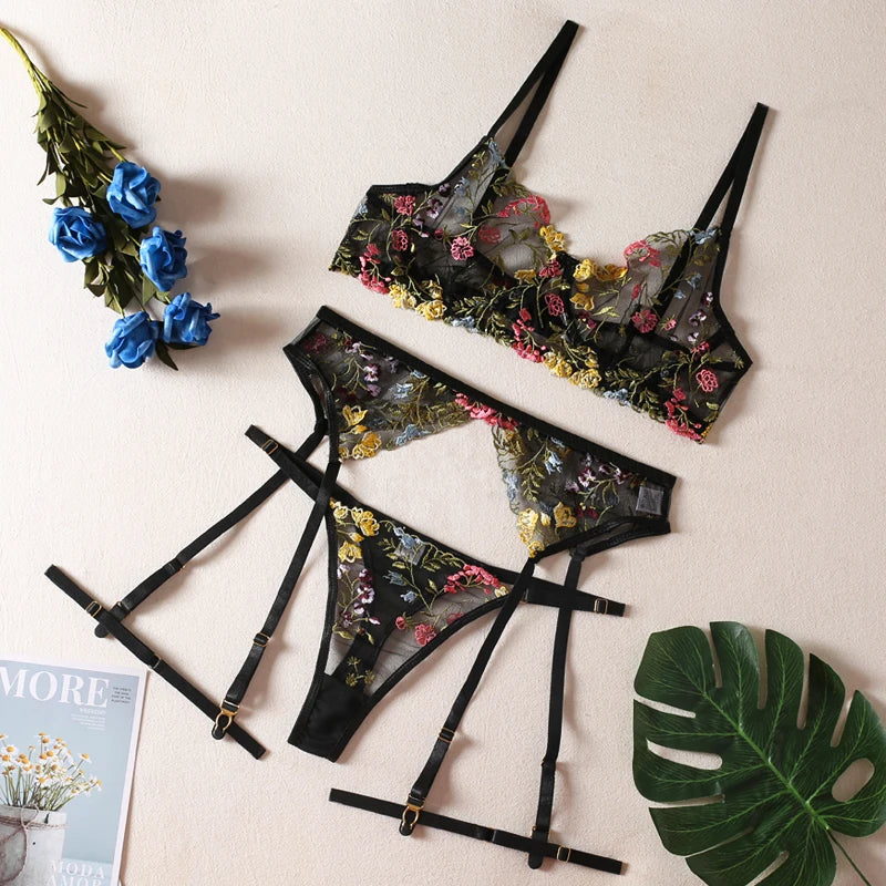 Ellolace Lingerie Sensual Lace Underwear Transparent Embroidery 3-Piece Garters Fancy Beautiful Short Skin Care Kits Intimate