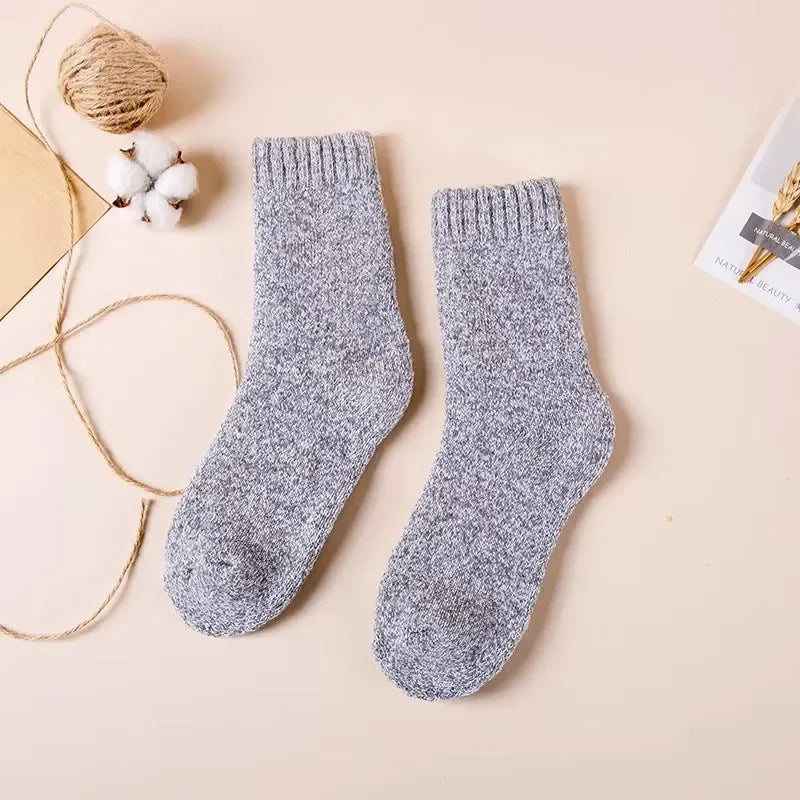 3/5 Pairs Men Solid Color Socks Are Fashionable Simple Versatile Winter Socks Are Soft Comfortable Lightweight Casual In Length
