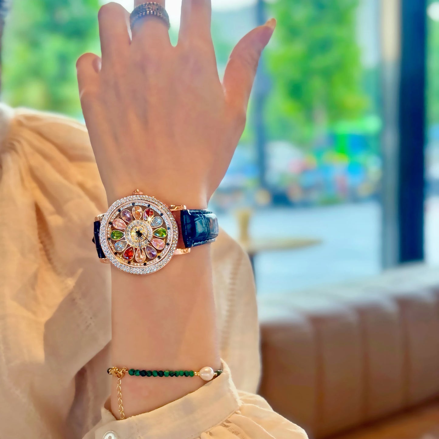 1pc Dazzling And Fashionable Women's Quartz Watch With Colorful Rhinestone Inlay, Featuring An Alluring Rotatable Dial, Durable