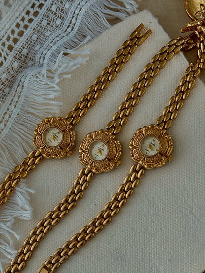 1 Piece of French Golden Retro Camellia Women's Watch, Exquisite, Elegant, Personalized, Fashionable, Classy Waterproof Women's Quartz Watch, Suitable for Daily Wear, Party Vacation Decorative Wrist
