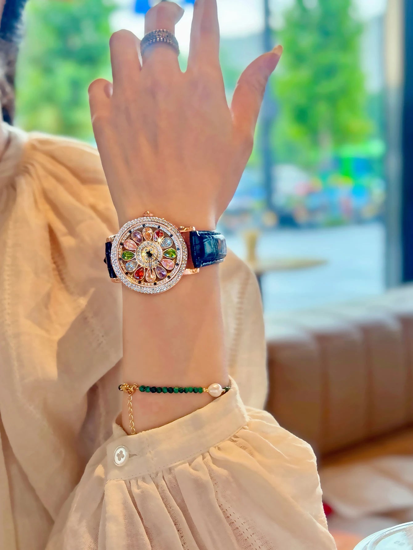 1pc Dazzling And Fashionable Women's Quartz Watch With Colorful Rhinestone Inlay, Featuring An Alluring Rotatable Dial, Durable