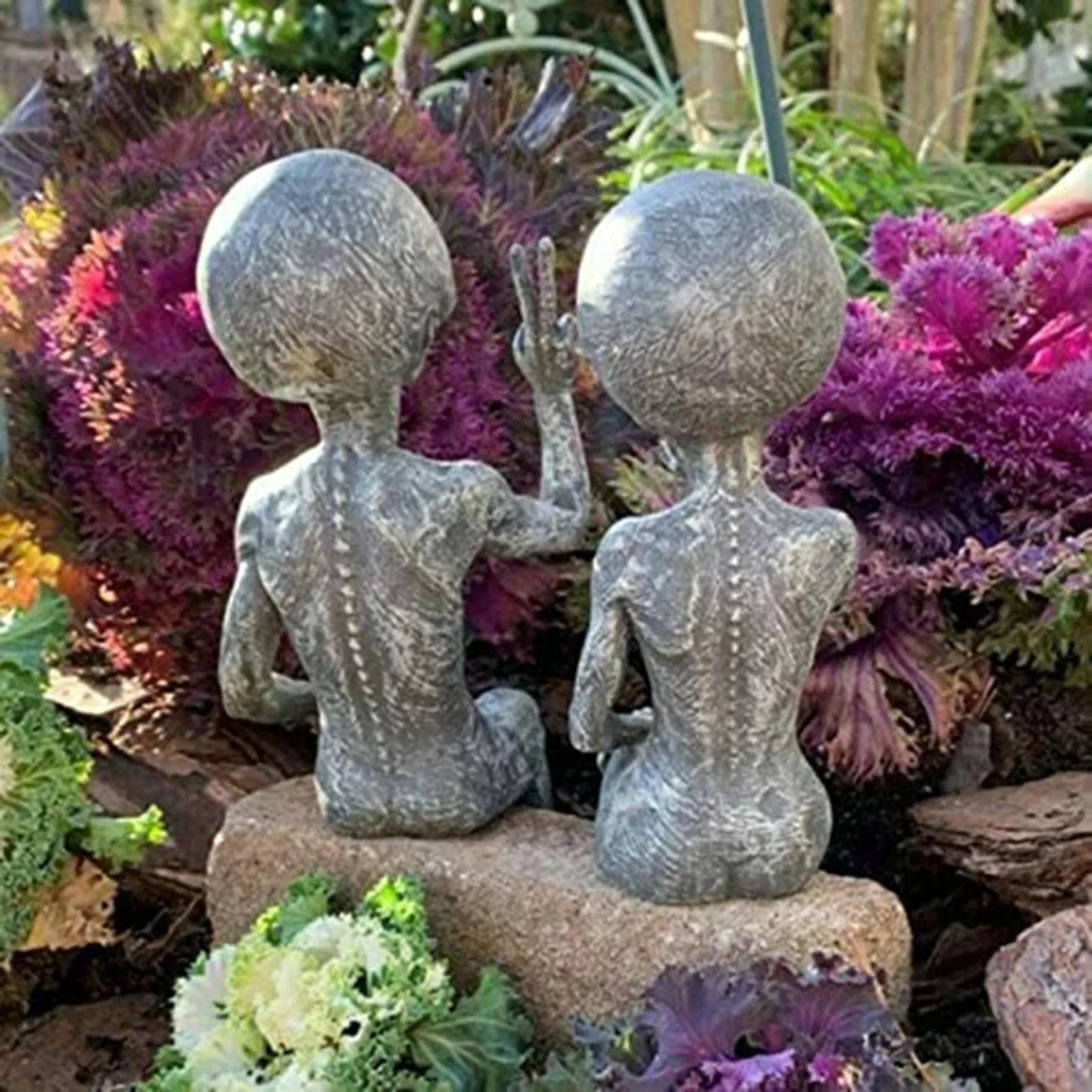 New Outer Space Alien Statue Martians Garden Figurine Set  Yard & Garden Decors Outdoor Courtyard Ornaments